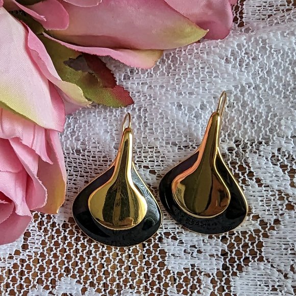 Vintage Monet teardrop gold, black enamel earrings - Picture 4 of 6